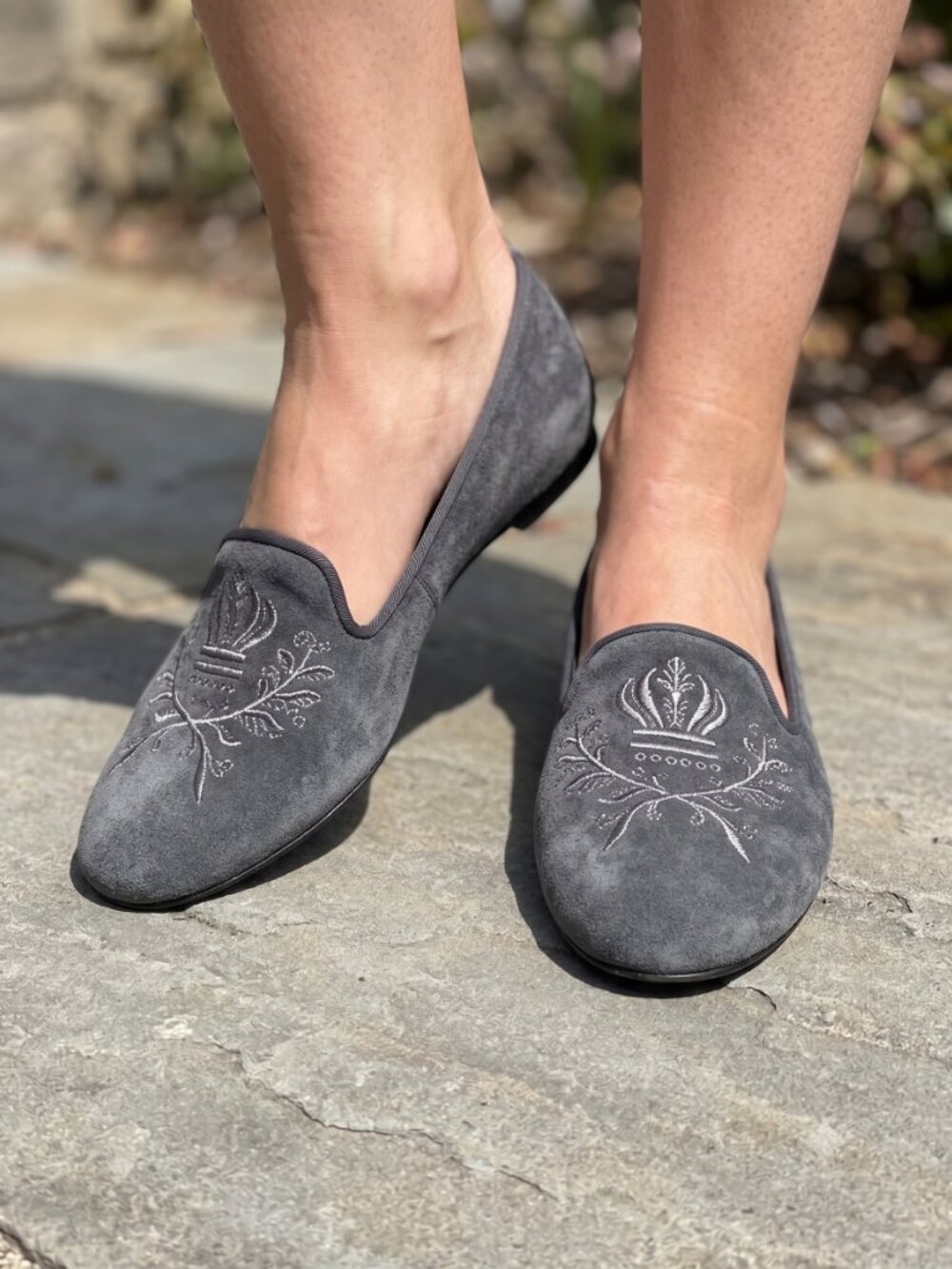 Vionic Romi embroidered gray suede loafers